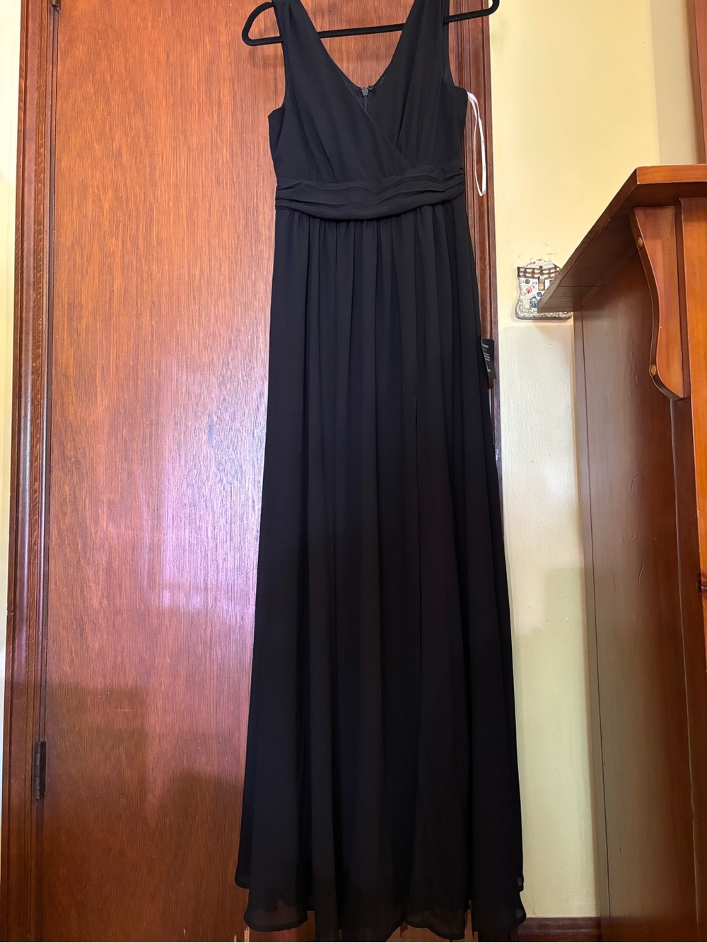 Lulu's Black V-Neck Pleated Waist Maxi Dress